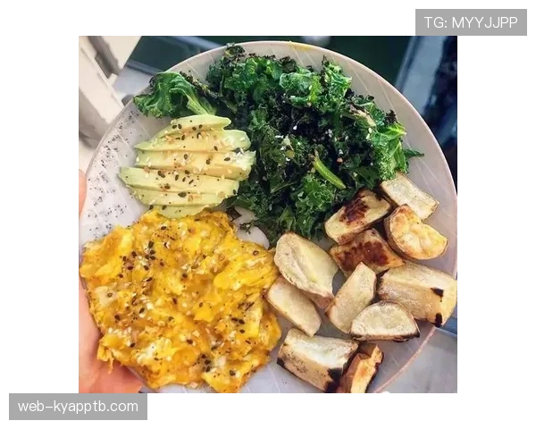 库里家冰箱里塞满有机蔬菜，训练完喝的蛋白粉比我的口红还贵