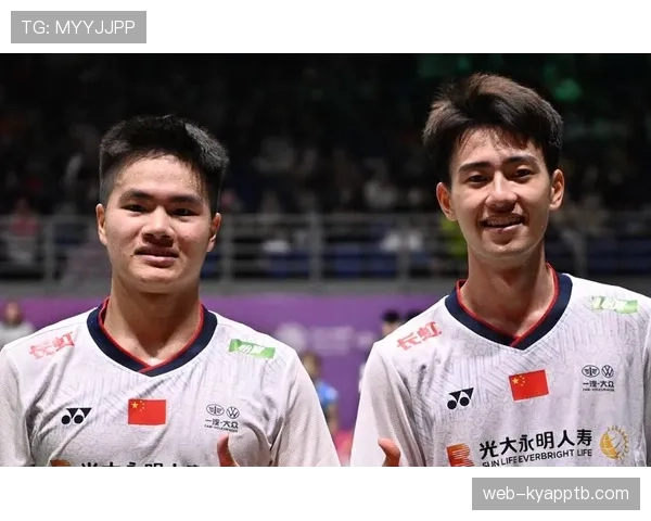 梁伟铿训练完直接拎着爱马仕去吃夜宵？